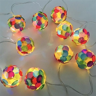 LED lyskæde med multifarvet boldform